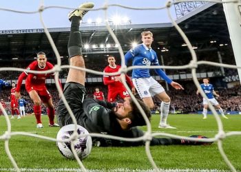 Liverpool kërkon të bëjë goditjen e madhe në merkato, 70 milionë euro për mbrojtësin anglez