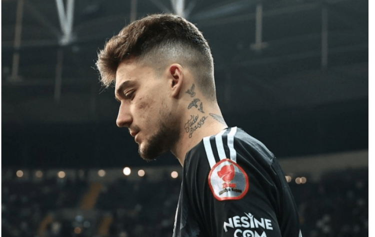 Muçi me valixhet në duar, asnjë minutë lojë me trajnerin e ri