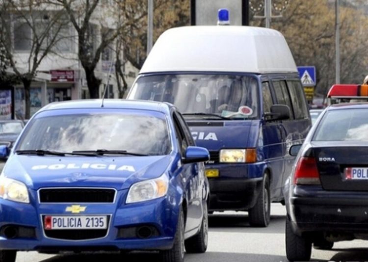 Trafik armësh nga Shqipëria në Britani, arrestohen tre shtetas në Tiranë
