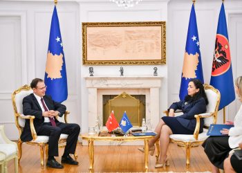Osmani priti në takim ambasadorin e Turqisë, rikonfirmohet përkushtimi për vazhdim të bashkëpunimit