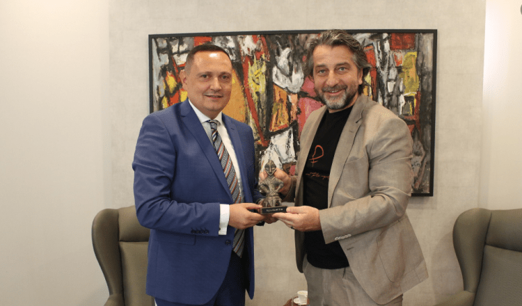 Përparim Rama pret në takim kryetarin e Bujanovcit Arbër Pajaziti