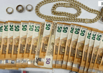 U vodhën mbi 1 mijë euro dhe bizhuteri te çantat e pasagjerëve, arrestohet punonjësi i bagazheve në Rinas