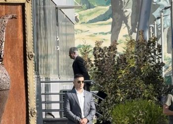 Shefi i CIA-s arrin te objekti i Qeverisë për takimin me Kurtin