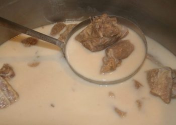 Supë me mish viçi frikase, e shijshme e plot vlera