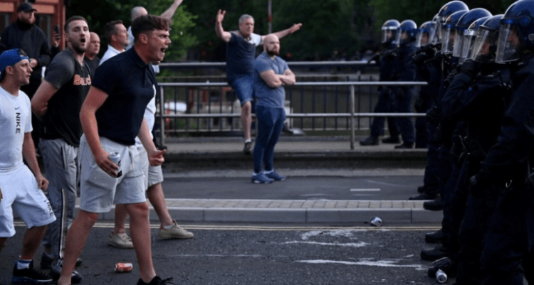 Protestat e dhu*nshme në Britani, 378 arrestime pas një jave trazirash të ekstremit të djathtë