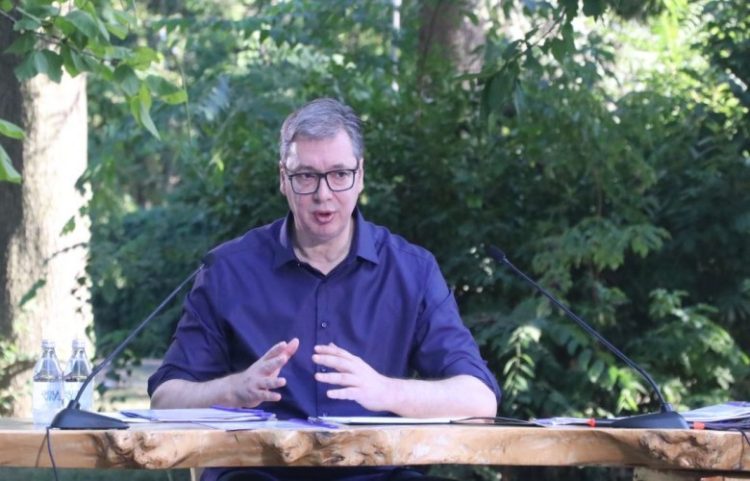 Vizita e kreut të CIA-s në Beograd, çfarë ‘zbulon’ Vuçiq nga takimi