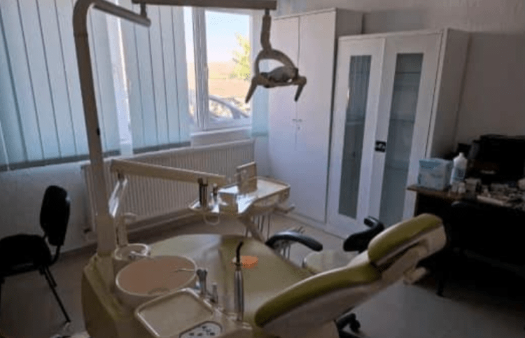 Pas 10 vjetëve pauzë, funksionalizohet ordinanca stomatologjike në Zhegër
