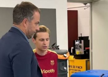 Barcelona i jep ultimatum De Jongut, holandezi ka 15 ditë afat