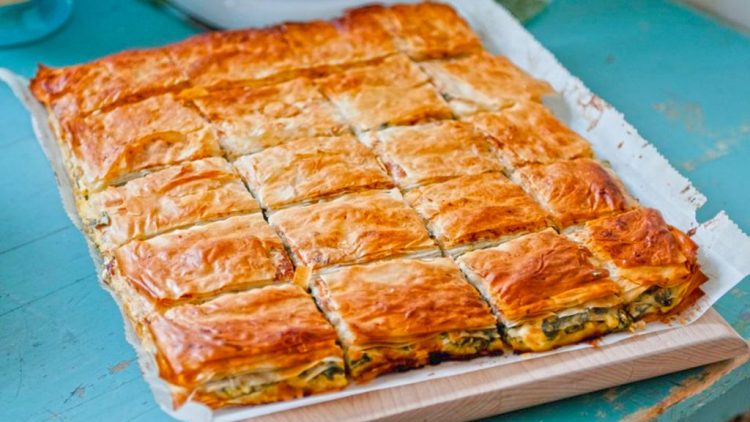 Byrek me sinaq, traditë e vjetër dhe shije unike