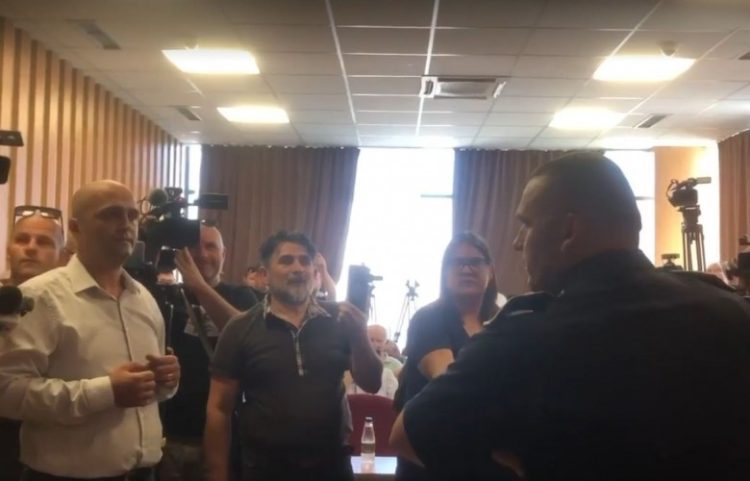 Përfaqësues serbë i kërkojnë llogari Elshanit për arrestimin e Arsenijeviq