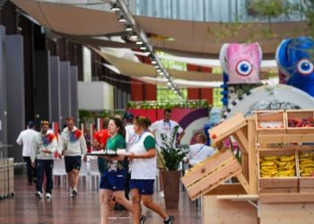 Atletët ankohen për kushtet dhe gatimin në mensën e fshatit olimpik