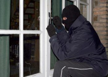 Ferizaj: Mërgimtari cak i hajnave, i vidhen dy ora ‘Rolex’, stoli dhe para