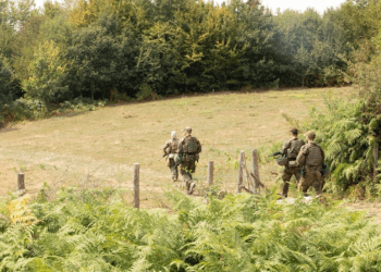 Ushtarët gjerman patrulluan përgjatë vijës kufitare administrative në Prishtinë