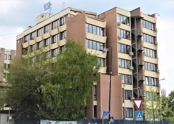 Ndalohen pesë persona të dyshuar për krime lufte në Kosovë