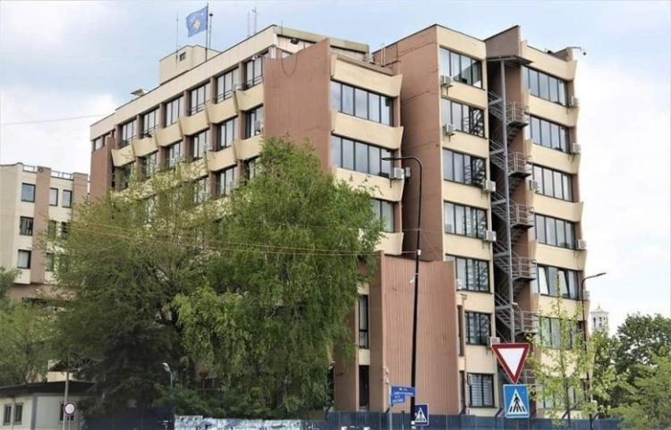 Ndalohen pesë persona të dyshuar për krime lufte në Kosovë