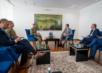 Admirali Munsch takon Kurtin, bisedojnë për sigurinë dhe dialogun Kosovë-Serbi