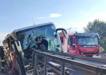 Një i vd*ekur e 25 të plagosur nga aksidenti i rëndë i një autobusi në Toskana