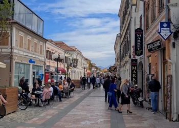 Vazhdon të jetë shqetësues emigrimi i të rinjve në Shqipëri