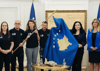 Osmani dorëzon flamurin që do të që do të valojë në Lojërat Paralimpike “Paris 2024”