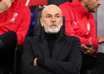 Klubi nga Franca projekton për të ulur në pankinë ish teknikun e Milanit