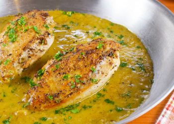 Supë me pulë e hudhra, shije e shëndet në tryezën tuaj