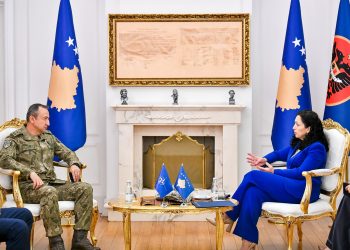 Osmani takon komandantin e KFOR-it, kërkon hapjen e urës së Ibrit