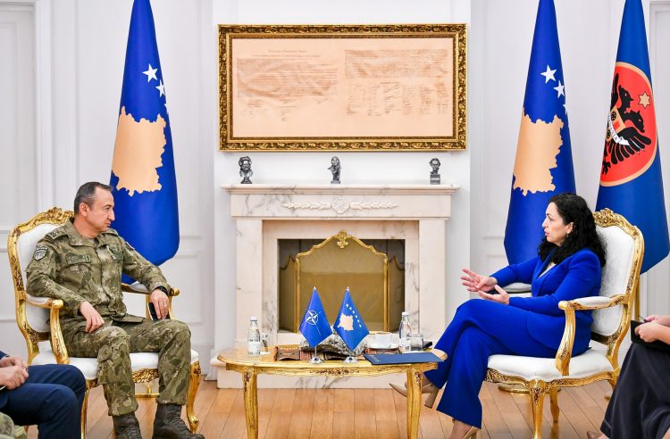 Osmani takon komandantin e KFOR-it, kërkon hapjen e urës së Ibrit