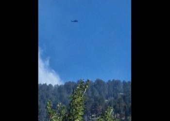 ‘Ndërhyrje nga ajri’, zjarri në Prevallë, arrin helikopteri i parë