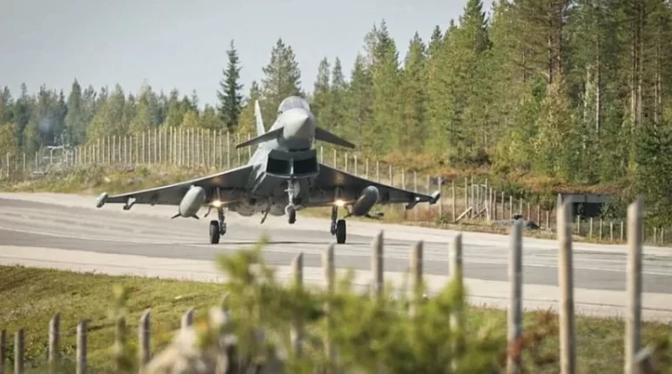 Avionët gjermanë ulen për herë të parë në rrugë pranë kufirit të Rusisë