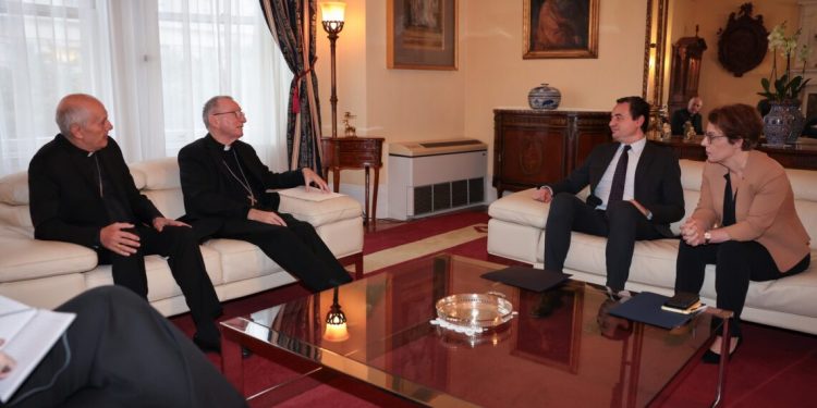 Kurti e Gërvalla takuan Sekretarin e Shtetit të Selisë së Shenjtë, Kardinalin Pietro Parolin