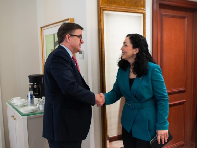 Presidentja Osmani takon në New York, ndihmës-sekretarin amerikan, Jim O’Brien