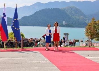 Ministrja Gërvalla në Forumin e Bledit, pritet nga Tanja Fajon