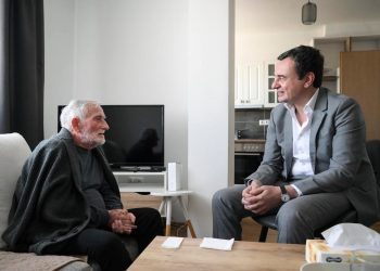 Kurti takon shokun e idealit, veprimtarin Zeqir Gërvalla