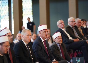 Ekrem ef. Simnica, mori pjesë në manifestimin qendror me rastin e përurimit të xhamisë shqiptare “Tulipan”