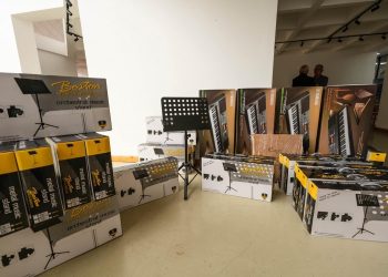 Shkollat e Kamenicës janë pajisur me vegla muzikore