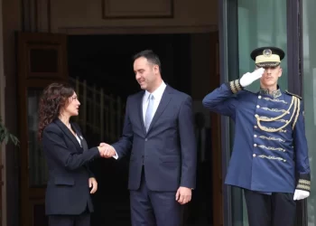 Kryekuvendari Konjufca pret në takim homologen nga Shqipëria, Spiropalin