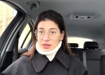 Klara Sanduloviq ndalet për tri orë në kufirin Serbi-Kroaci, thotë se kjo u bë me urdhër të Shërbimit Sekret serb
