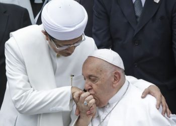 Papa dhe imami i xhamisë më të madhe të Azisë Juglindore, bëjnë thirrje për të luftuar dhunën