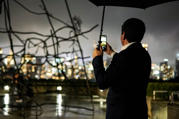 Kurti: Halilaj shqiptari i parë që hap ekspozitë në MET, ambasador kulturor i historisë dhe vendit