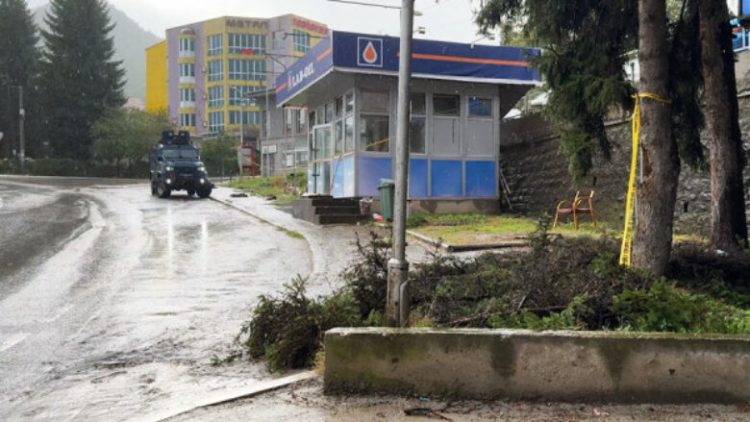 Detaje të reja nga shpërthimi në Zveçan, u dëmtua pompa e derivateve dhe disa lokale përreth