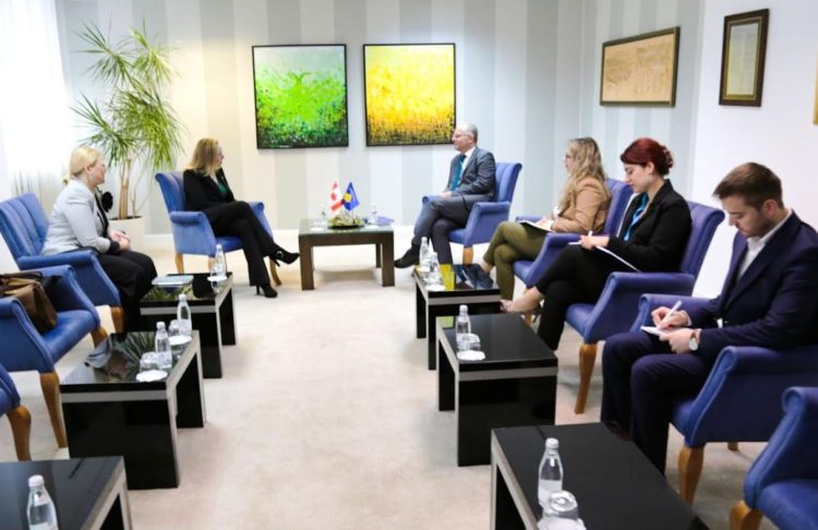 Bislimi flet për dialogun me ambasadoren jorezidente të Kanadasë
