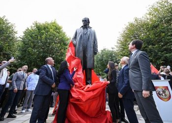 Kurti: Shtatorja e Rugovës në Podujevë, e pasuron ikonografinë e shesheve