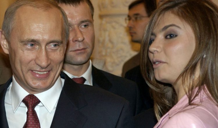 Zbulohen dy djemtë e fshehtë të Putinit me Alina Kabaeva. Ata jetojnë të izoluar dhe nën vëzhgimin e oficerëve të Shërbimit Federal të Mbrojtjes