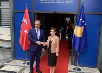 Gervalla pret në takim homologun e saj nga Turqia