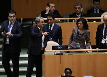 Delegacioni turk dhe delegacione të tjera lëshojnë nga sallën dhe bojkotojnë Netanyahun në OKB