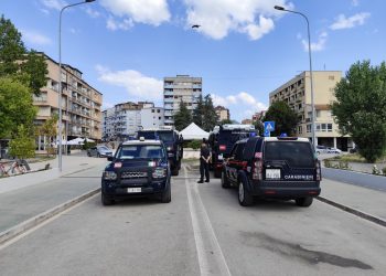 Karabinierët italianë i përfundojnë stërvitjet në urën e Ibrit
