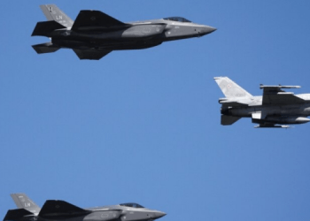 NATO-ja ngriti katër aeroplanë në ajër: Një fluturake ruse dyshohet se shkeli hapësirën ajrore rumune