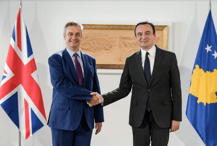 Kryeministri takohet me ambasadorin britanik, zhvillimet në vend dhe planet e bashkëpunimit temë diskutimi