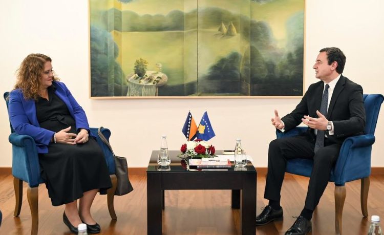 Kurti takon ministren e Arsimit të Bosnjës, diskutohet edhe mundësia e shkëmbimit të stafit mësimdhënës