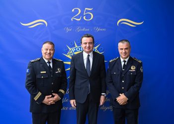 ‘Krenar’, kryeministri Kurti publikon foto nga ceremonia e përvjetorit të Policisë: Shërbim për qytetarët, pa dallim